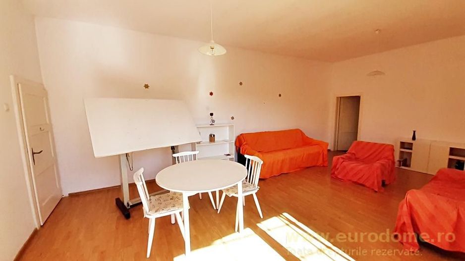 Centrul Vechi, str. Republicii apartament 2 camere cu terasa, 82000 euro - Poză 2