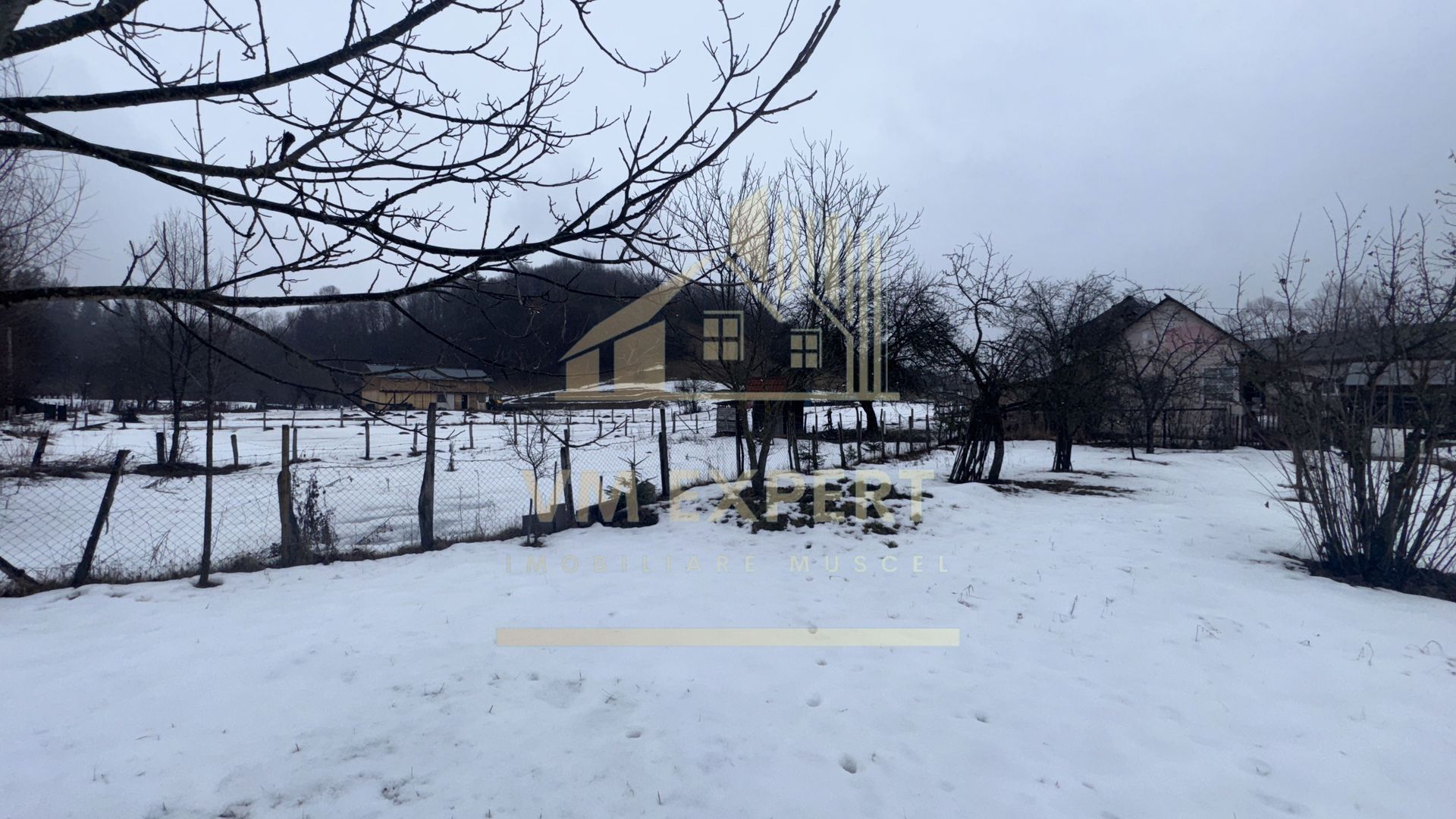 ANSAMBLU DE CASE CU 5 CAMERE 110MP TEREN 2530 MP BUGHEA DE JOS ARGEȘ - Poză 36