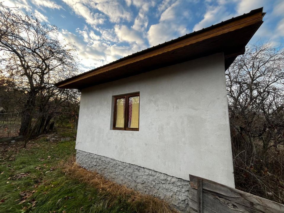 Casă + teren generos de vânzare în Strâmba Jiu - Poză 3