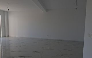 Apartament cu 3 camere si un loc de parcare - Poză 3