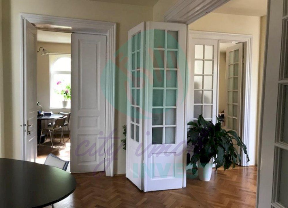 Vila RECONDITIONATA vis-a-vis de PARC - Poză 5