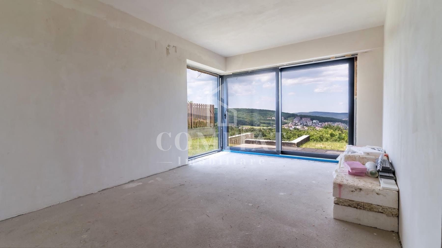 Apartament generos cu gradină și panoramă cartier Europa - Poză 5