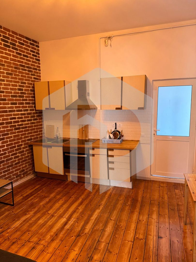 Apartament | De Inchiriat| 2 Camere | Centrul Istoric | 50mpu| Etaj 1 - Poză 2