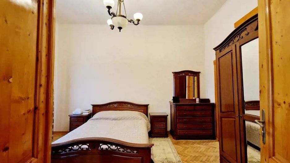 Sinaia | 3 Camere | Cladire Istorica situata pe Malul Begai. - Poză 2