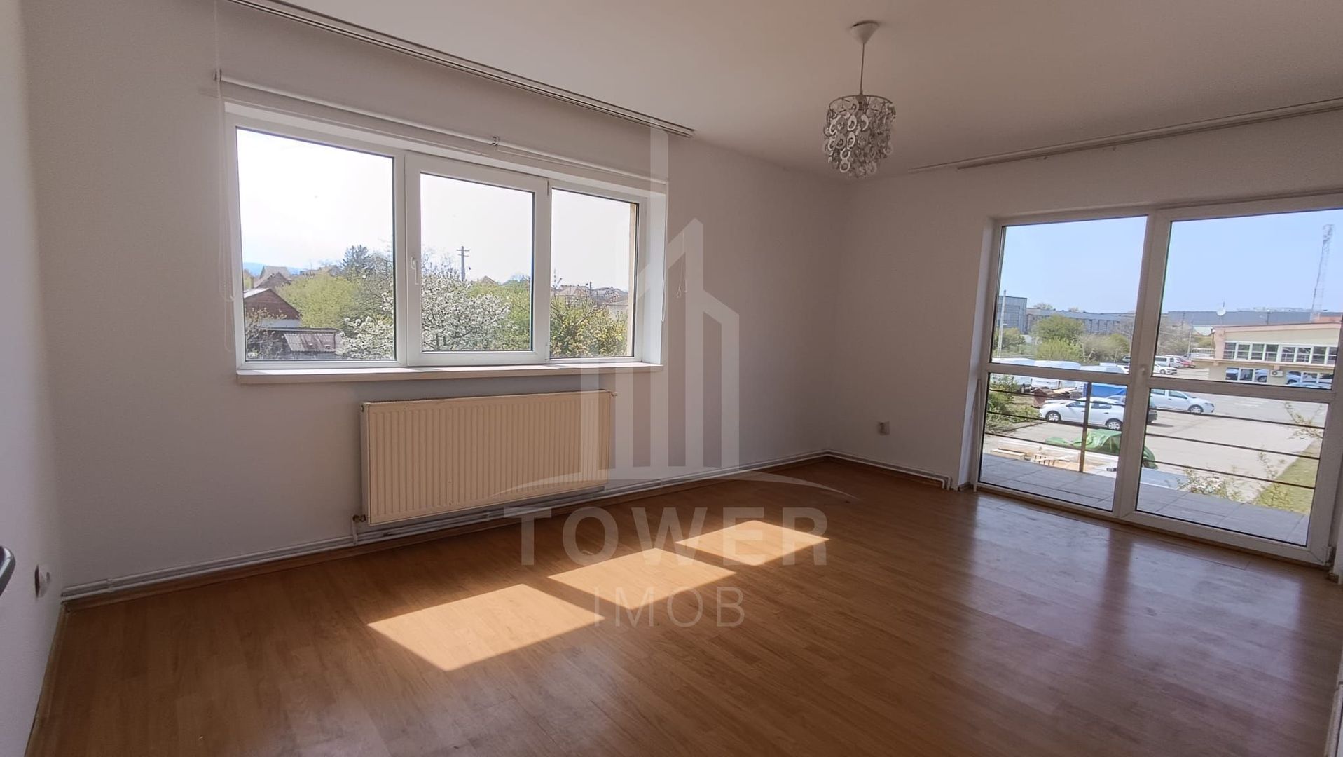 Apartament 3 camere decomandat - Poză 1