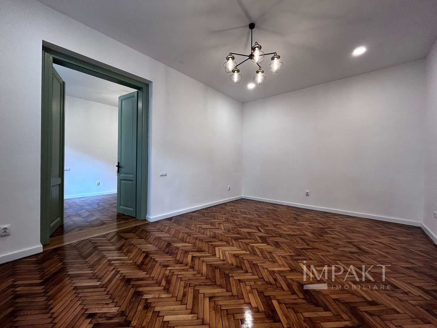 Spatiu cu 3 camere spre inchiriere in centru! - Poză 1