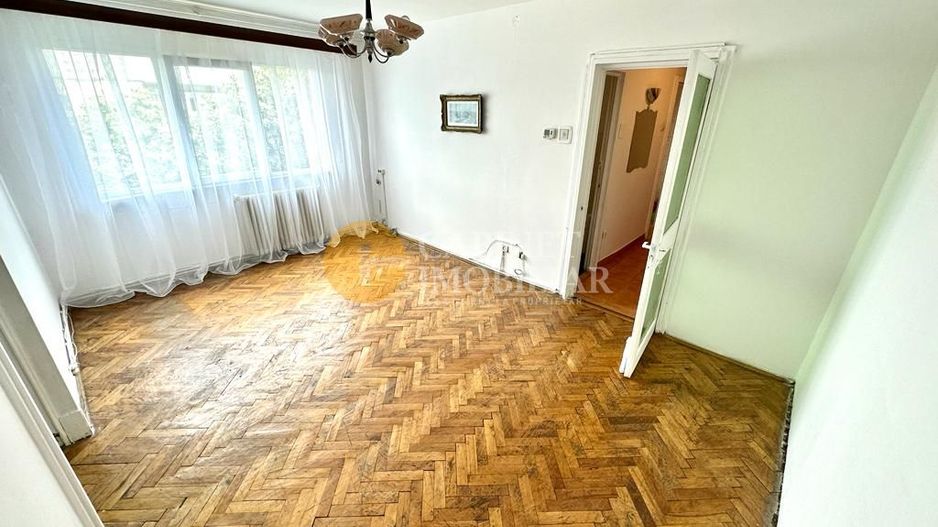 Apartament cu 2 camere la bulevard - 50mp - Bloc fara risc - Podu ros - Poză 2