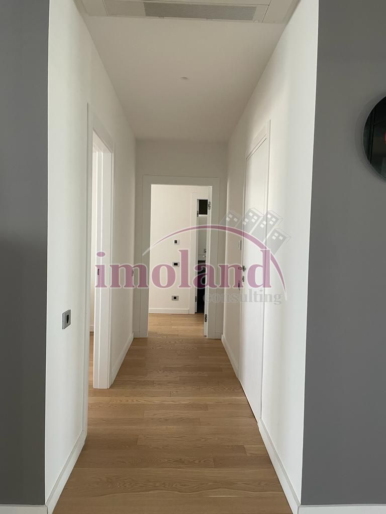 Apartament 3 camere mobilat + 2 garaje + boxa - Aviatiei Tower - Promenada - Poză 15