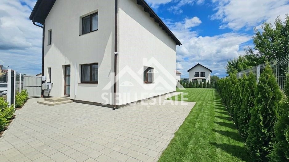 Casa individuala 5 camere, dormitor la parter - Poză 1