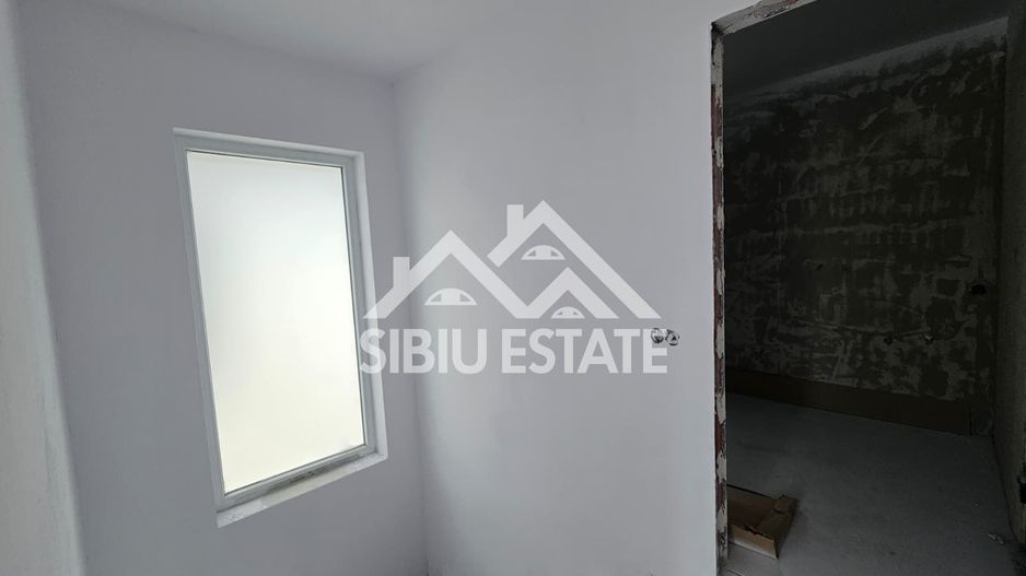 Casa unifamilala 5 camere curte proprie  Sura Mica zona Penny - Poză 16