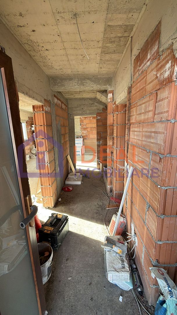 Casă modernă cu 4 camere și 300 mp de curte, in Sura Mica - Poză 5