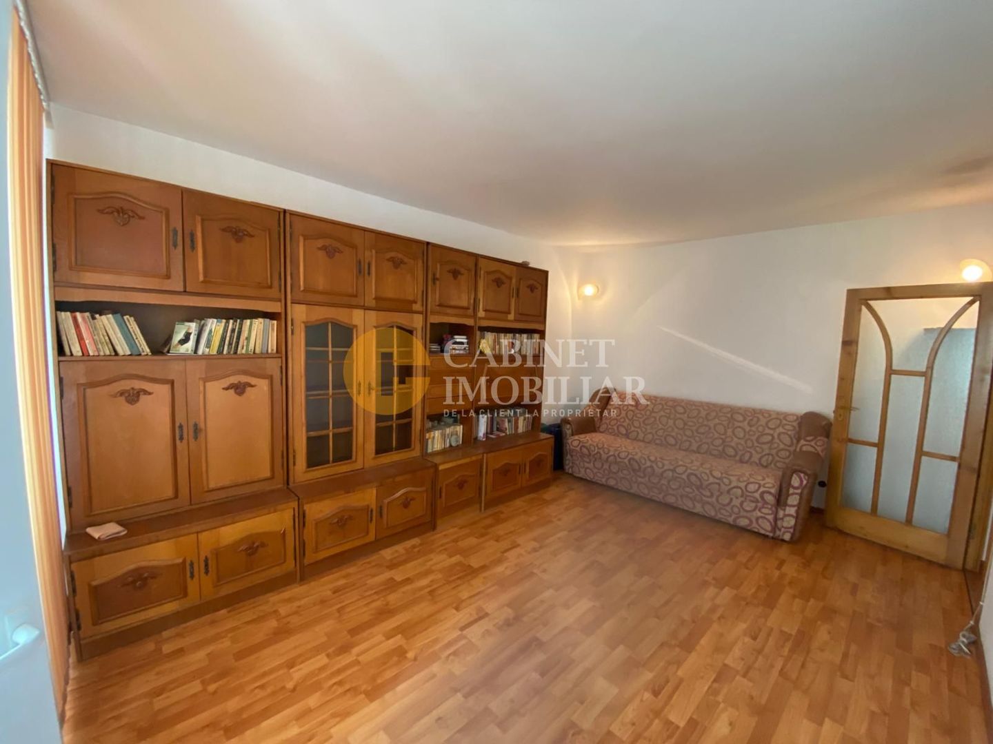 Galata - 2 Camere Decomndat - Etaj 2 - Bloc 1980 - Poză 1