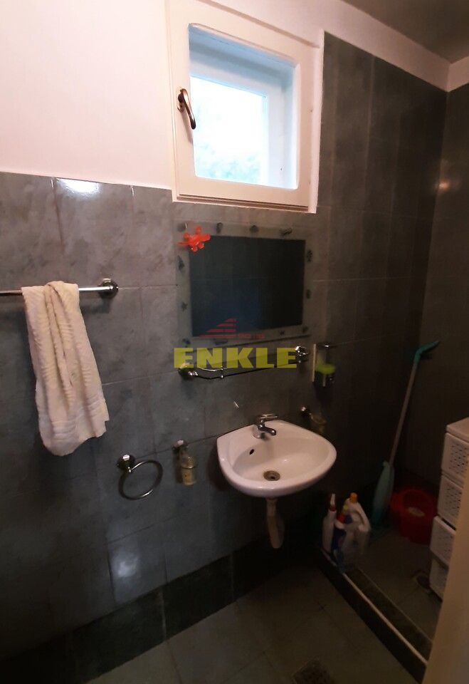 Casa 5 camere, Zona Parcul Tineretului, pret 105000 euro neg - Poză 11