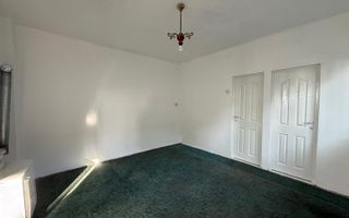 Vând casă in Ernei de 66 mp si teren in suprafață de 2530 mp - Poză 5