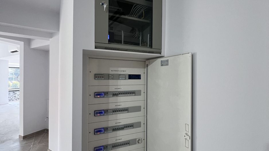 SAD CU VEDERE PANORAMICA - Poză 10