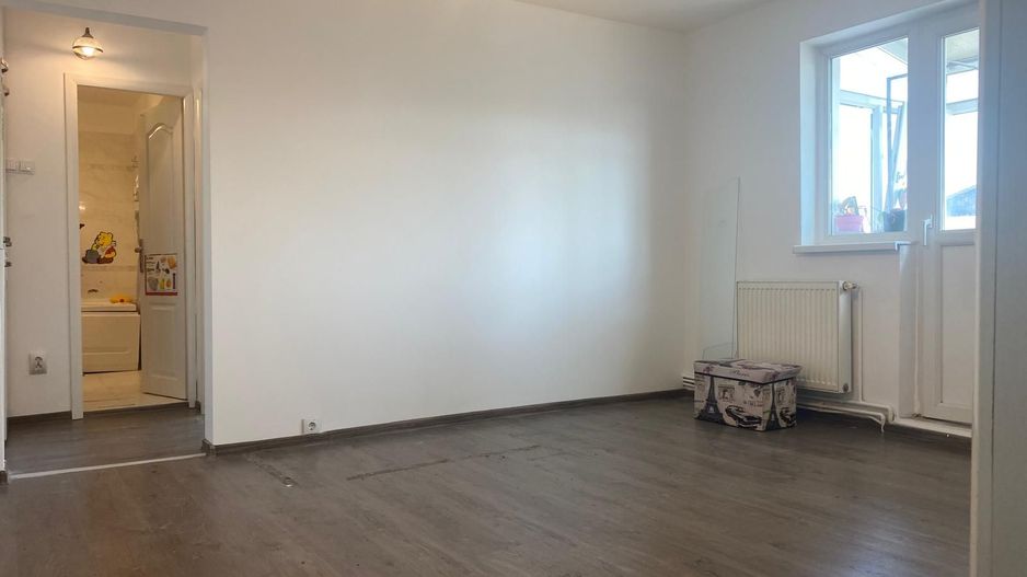 Luminos! Vanzare apartament cu 2 camere, Targoviste - Micro 11 - Poză 2
