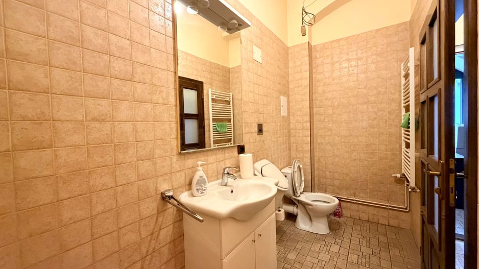 4 camere Ultracentral  - Piața Unirii, ideal birouri, parcare in curte - Poză 19