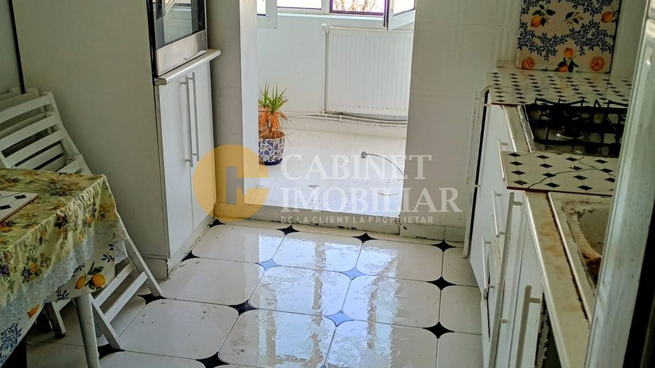 3 camere, decomandat, et.3/4, Podu de Fier, bloc 1982! - Poză 1