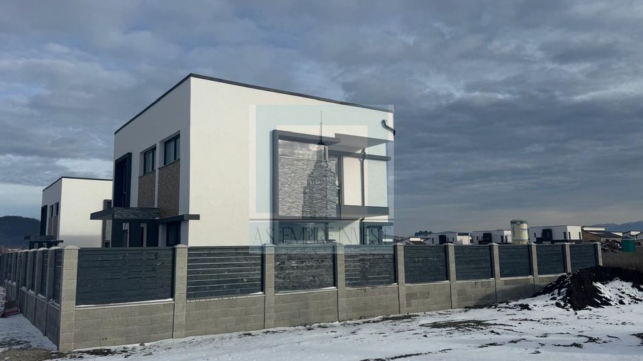 Casa/Villa ,stil Mediteranean, finalizată - zona Primăverii/Sanpetru - Poză 1