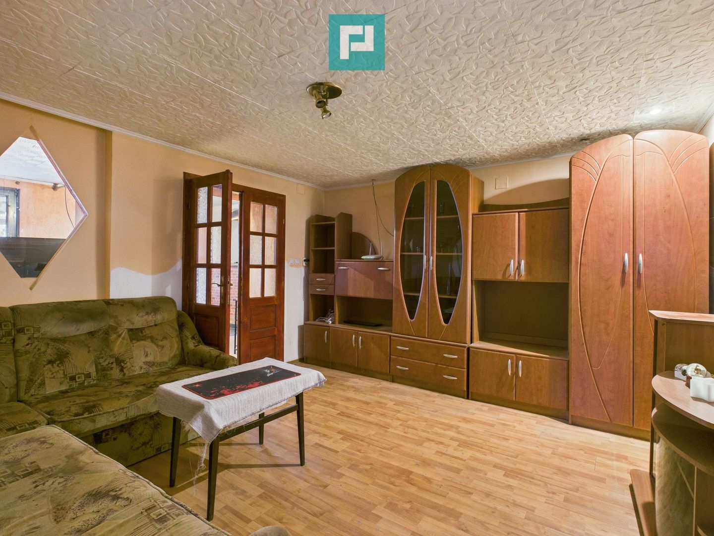 Casă cu 4 camere în Chișineu Criș - Poză 11