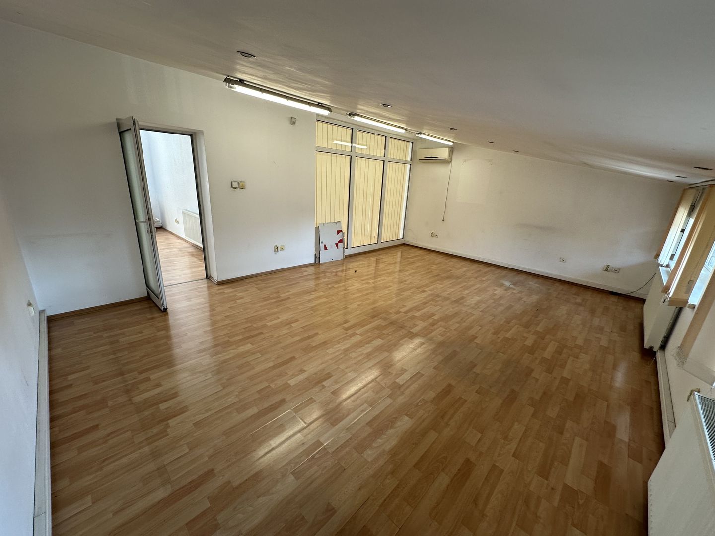 Spatiu de birou -zona strada Cluj/ 4 locuri de parcare - Poză 14