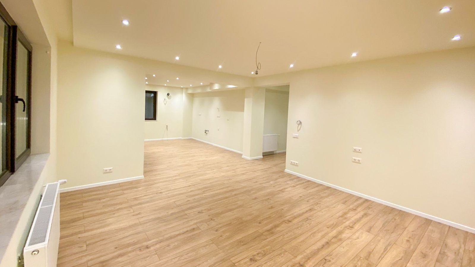 Vânzare vilă 8 camere | Grădină 500mp | 3 locuri de parcare - Poză 15