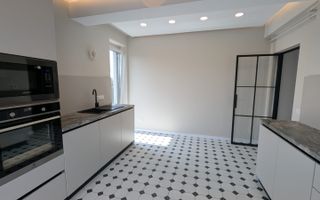 Penthouse premium spatios 120 mp terasa 88 mp etaj 3  zona Lazaret - Poză 8