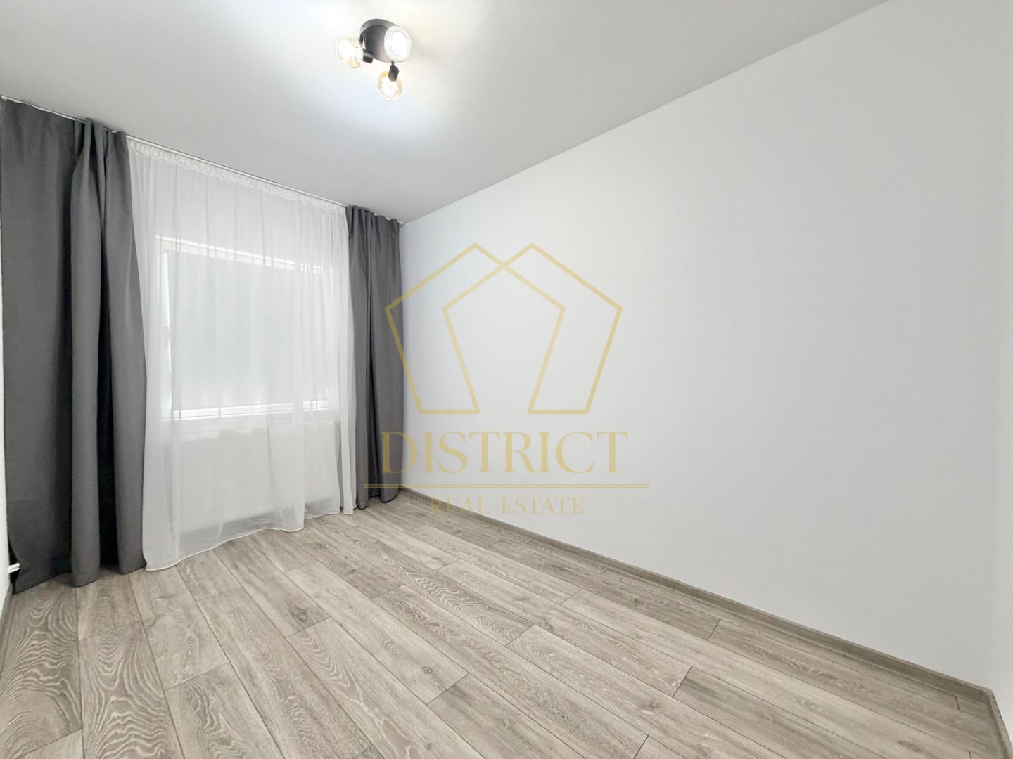 Apartament cu 3 camere decomandat la parter inalt, zona Girocului langa Lidl. - Poză 8