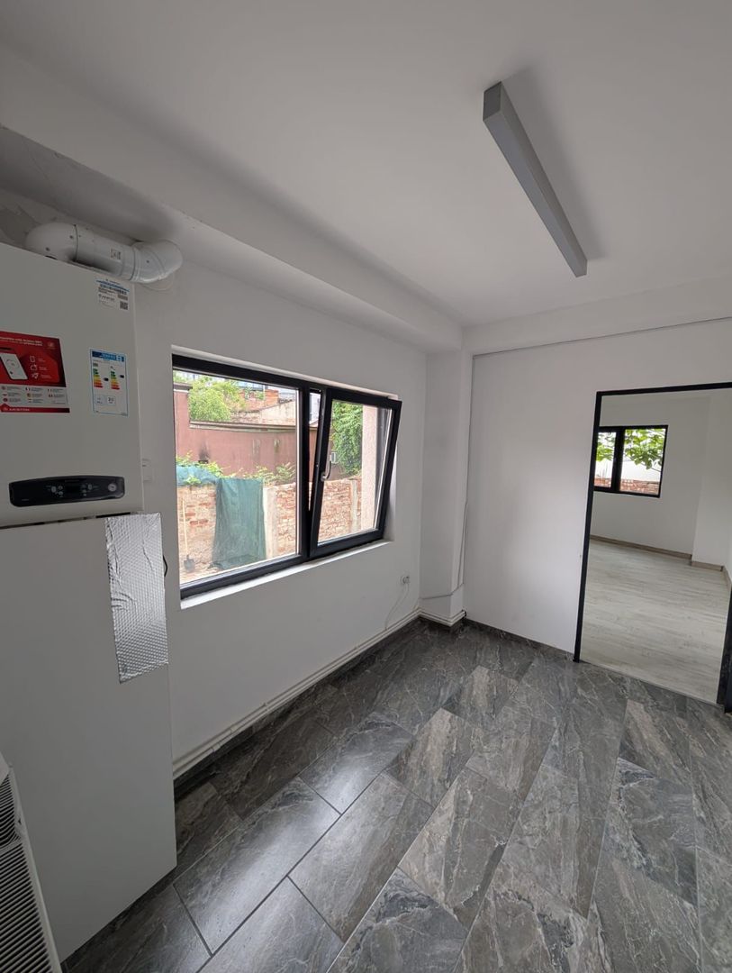 Casa Vila 6 camere || Piata Victoriei || Buzesti || Curte Libera 300Mp - Poză 16