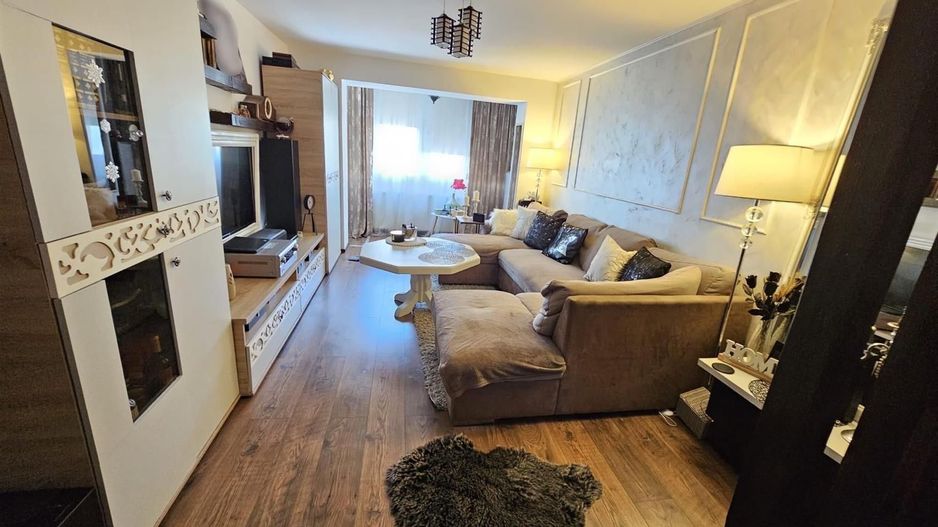 Apartament 3 camere, Cetate, et.3, pivnita, bloc caramida - Poză 5