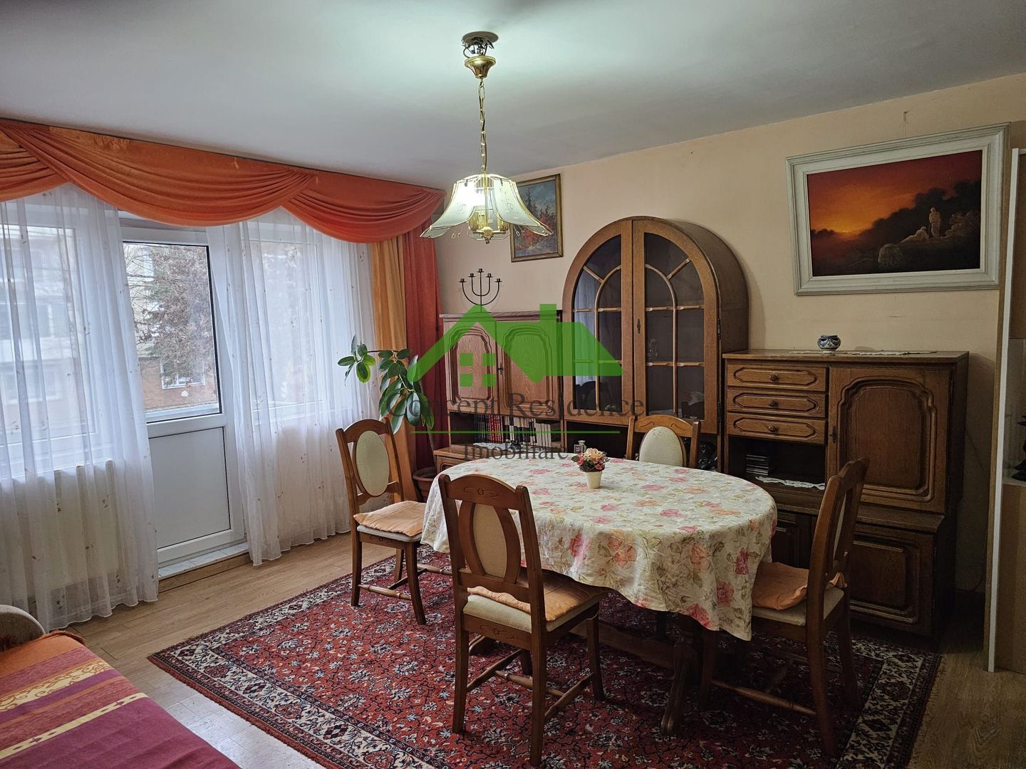 Apartament 4 camere, etaj 1, garaj – Str. Victoriei zona sc. nr. 4 - Poză 1