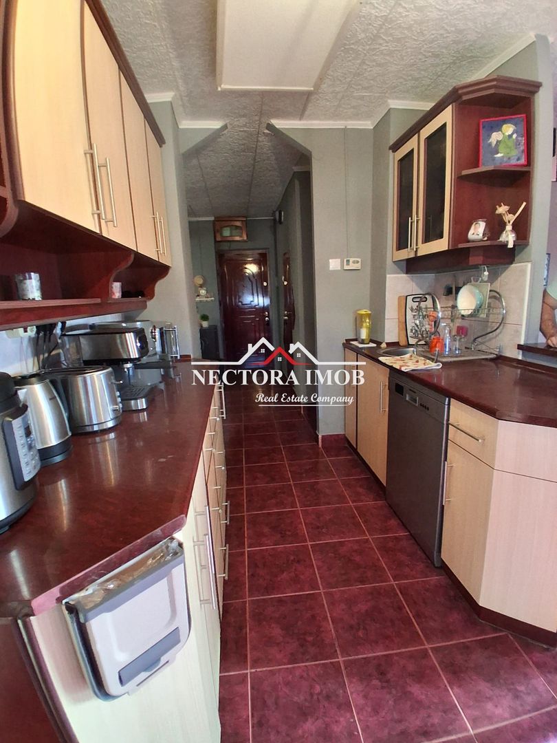 Apartament ULTRACENTRAL SALONTA, 3 camere, 74 mp, mobilat/utilat total - Poză 3