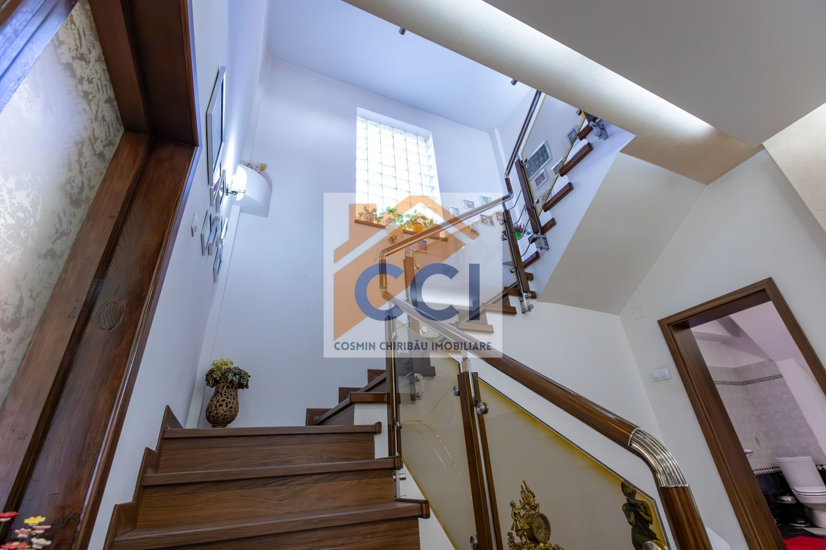 Proprietate exclusivistă ultracentrală -eleganță, spațiu și rafinament - Poză 22