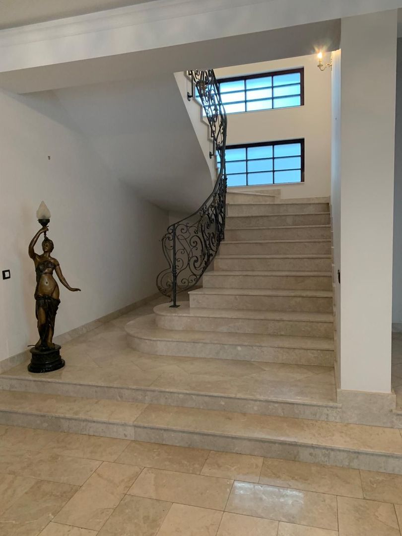 Vilă Individuala spațioasă | Locație premium - Poză 11