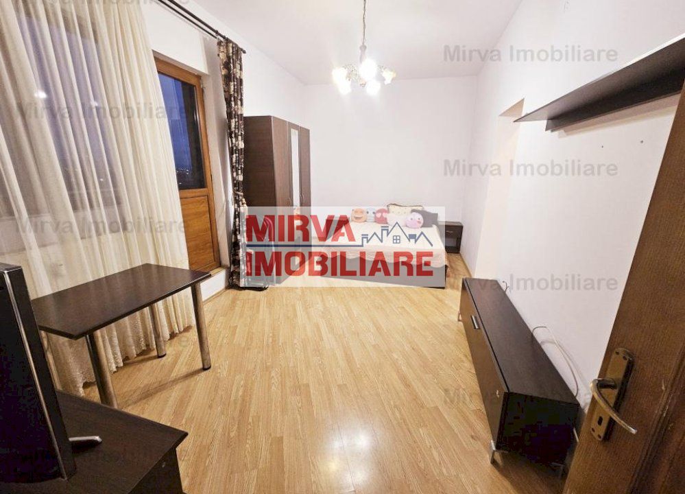Vanzare garsoniera cu terasa, mobilata si utilata, zona Cina - Poză 1