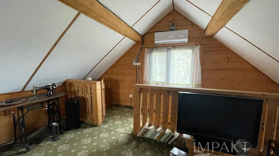 Cabana din lemn cu panorama superba asupra Florestiului - Poză 11