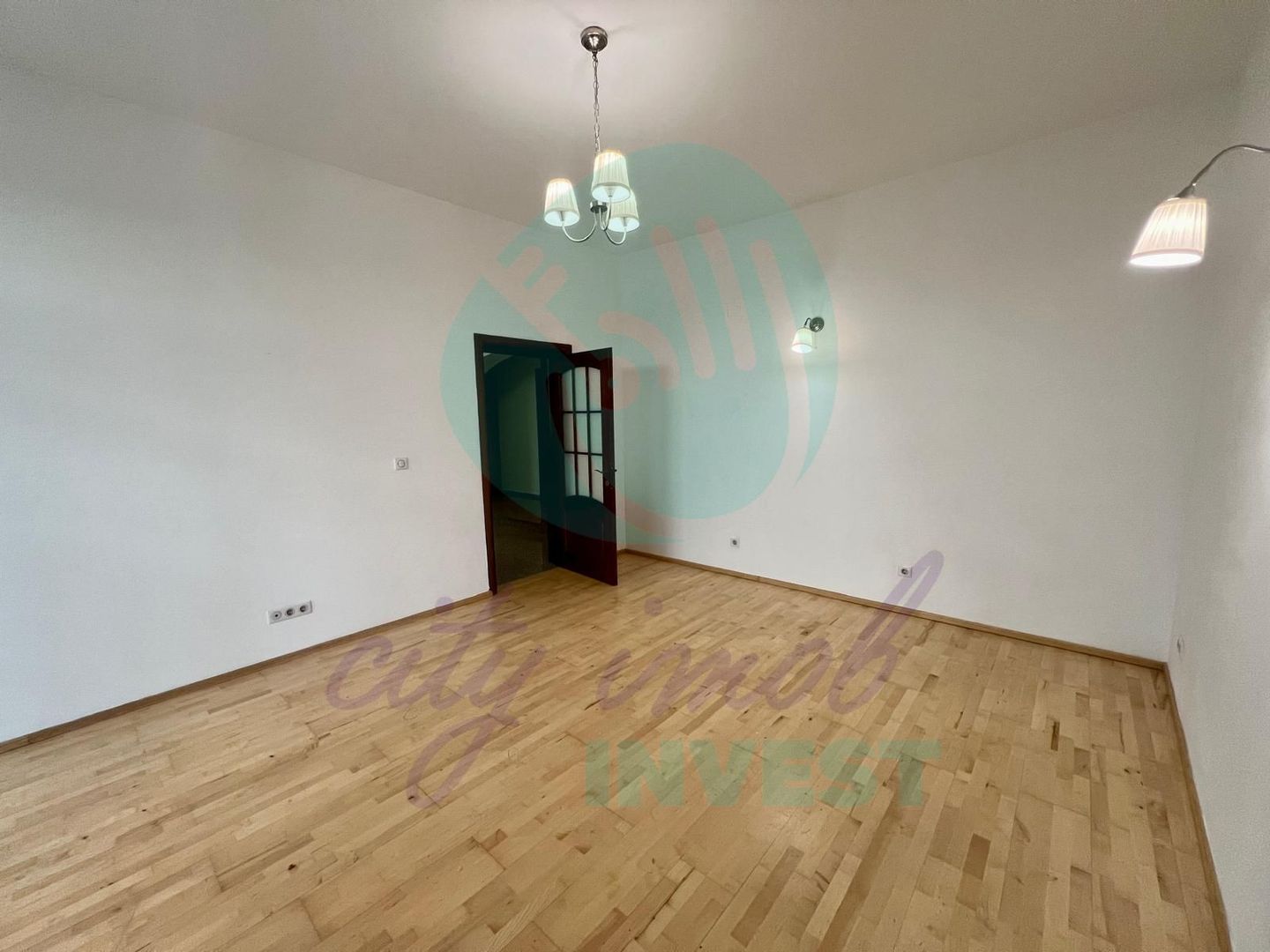 Apartament RENOVAT 3 camere Cotroceni-Curte comuna - Poză 2