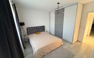 MOBILAT-UTILAT, 3 CAMERE, CURTE SPATOASA - Poză 8