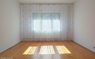 Soarelui - Scoala 30 - 3 Camere, Decomandat, 2 Bai, Etaj 2, Centrala - Poză 3