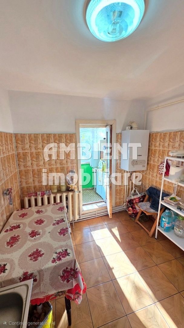 Apartament 3 camere, ETAJ 3, VASLUI zona FEROVIARI; - Poză 2