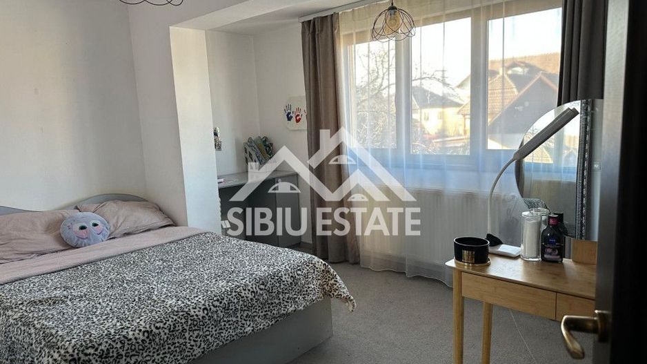 Casa tip duplex 5 camere 350 mp teren terasa cu zona gratar si pivnita - Poză 16