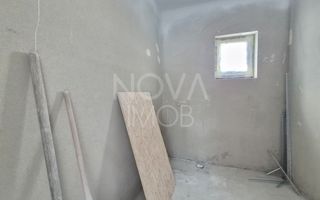 Casa tip duplex, la alb - Sura Mica - COMISION 0 - Poză 9