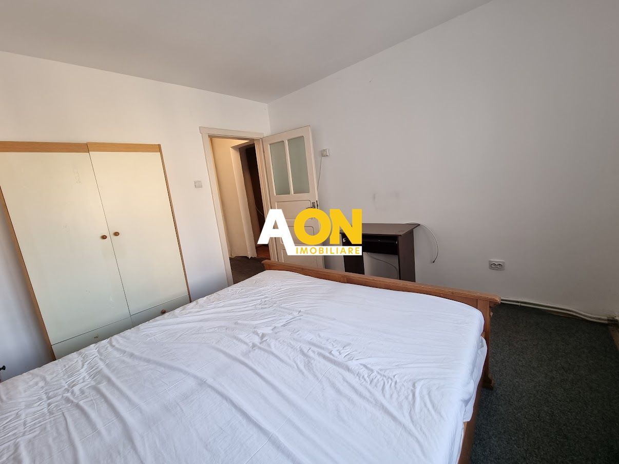 Apartament 3 Camere Decomandat, Bloc cu Lift, Zona Centru - Poză 1