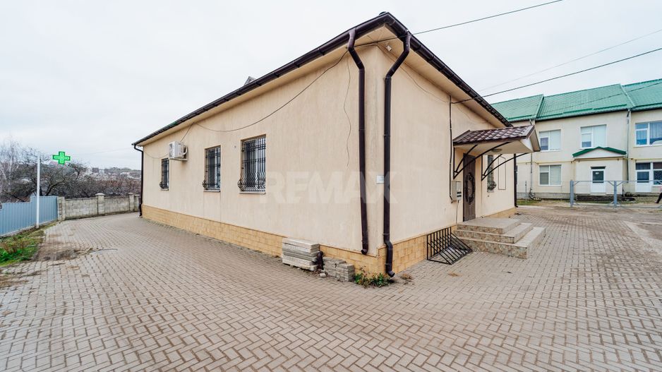 VÂNZARE I SPAȚIU COMERCIAL I STRĂȘENI SIREȚ I 293 m² - Poză 2