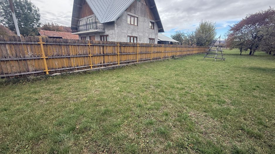 Teren intravilan împrejmuit 2331 mp la strada, toate utilitățile! - Poză 6