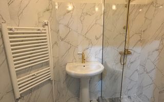 Apartament 2 camere,curte comuna/4 proprietari - Poză 10