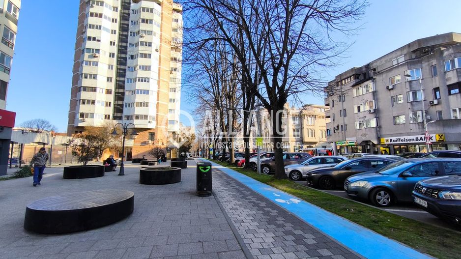 CENTRU - Bdul Tomis spatiu comercial cu vitrina stradala! - Poză 1