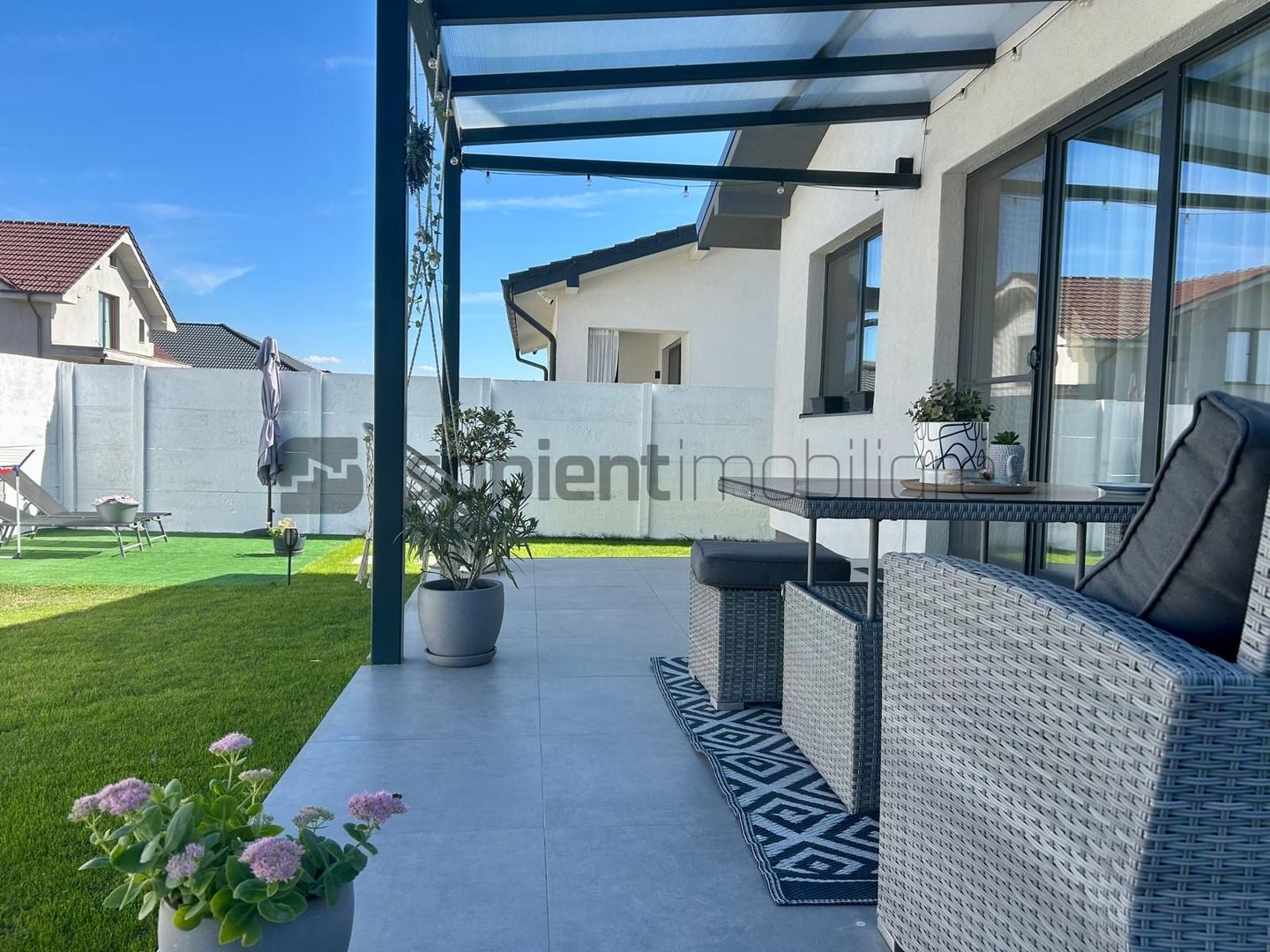Casa zona  Viena Residence - Poză 8