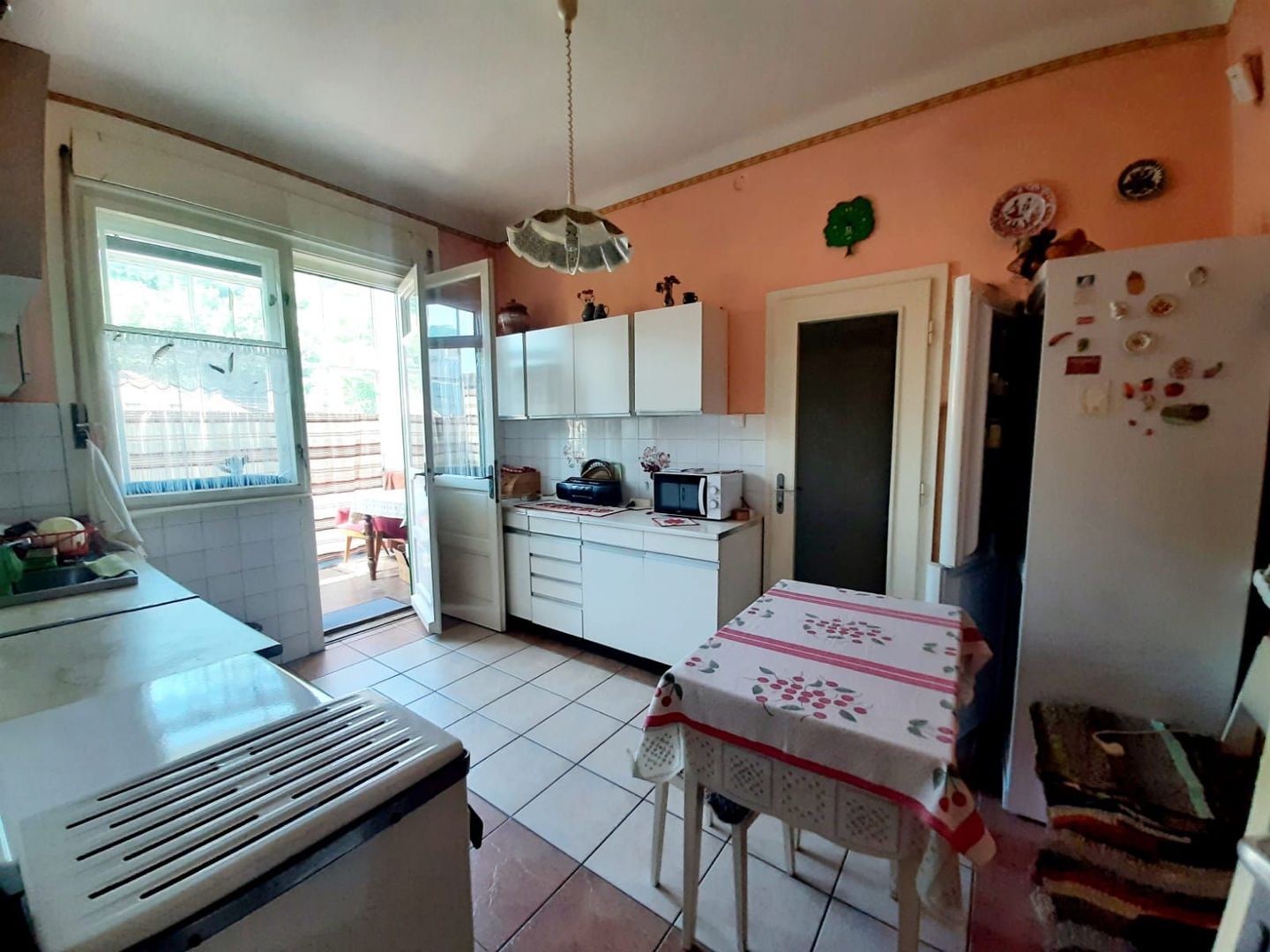 Apartament cu 3 camere si garaj in zona centrală - Poză 14