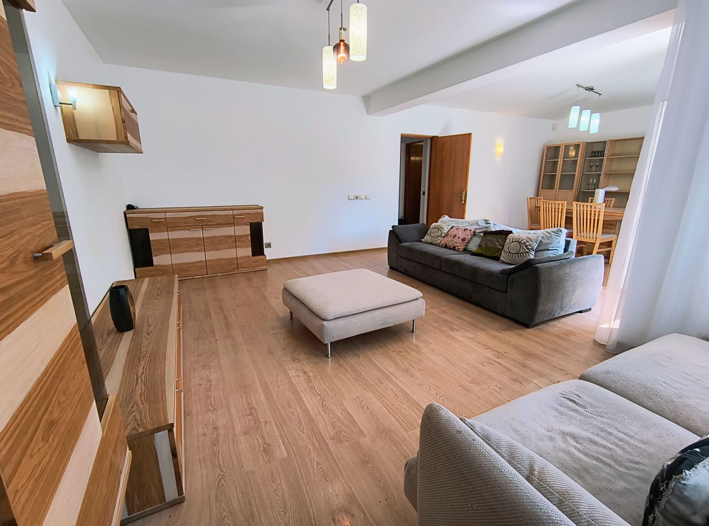 Vila Complex The CLASS,- rond OMV Pipera- curte - Poză 6